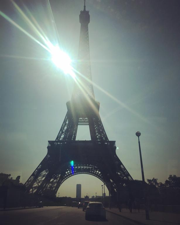 Appartamento Eiffel Tower Champs De Mars Parigi Esterno foto