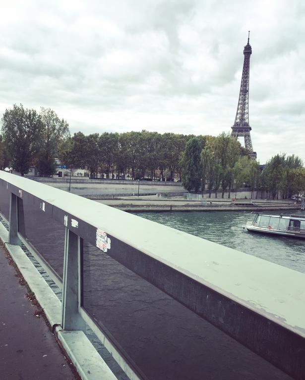 Appartamento Eiffel Tower Champs De Mars Parigi Esterno foto